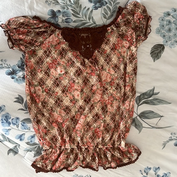 Liz Lisa Brownish Peasant Top - Picture 4 of 5